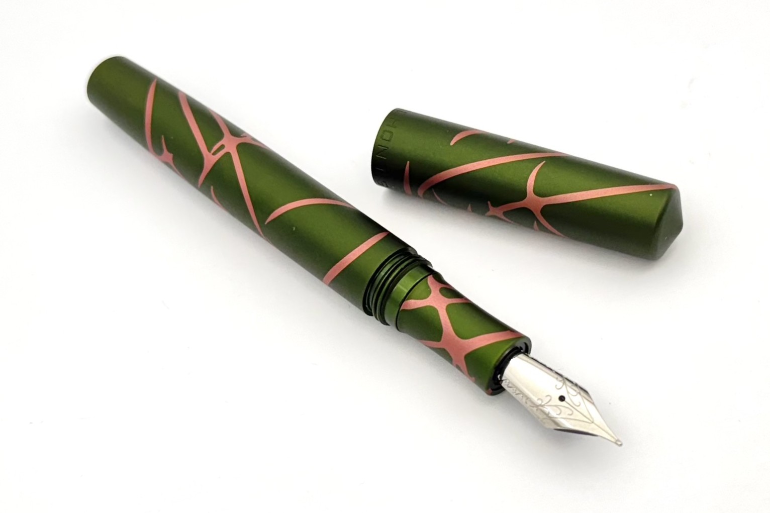 SchonDSGNAnodizedAluminumFullSizedGreenSalmonSplashFP_A